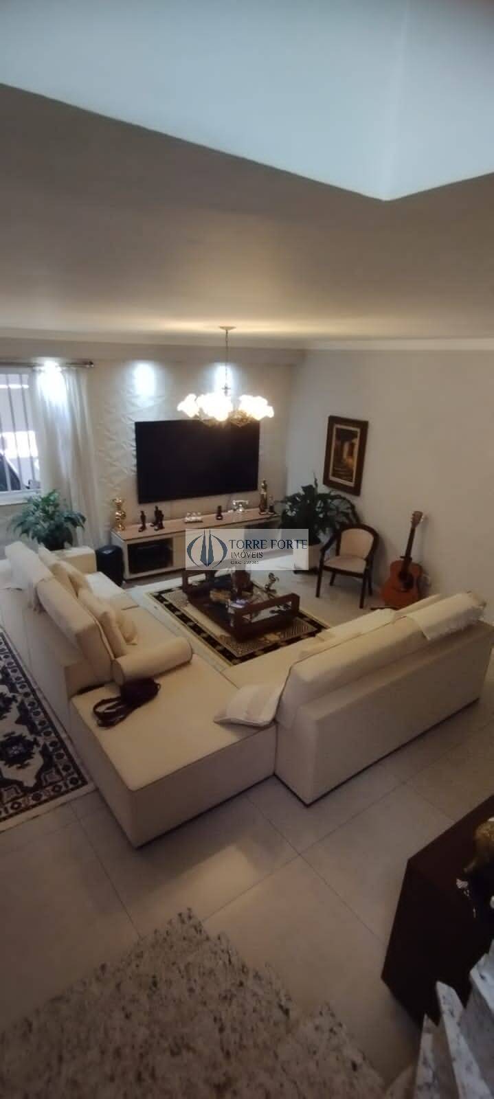 Casa à venda com 3 quartos, 151m² - Foto 4