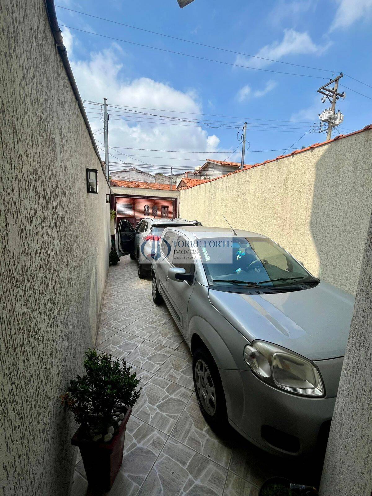 Casa à venda com 3 quartos, 130m² - Foto 2