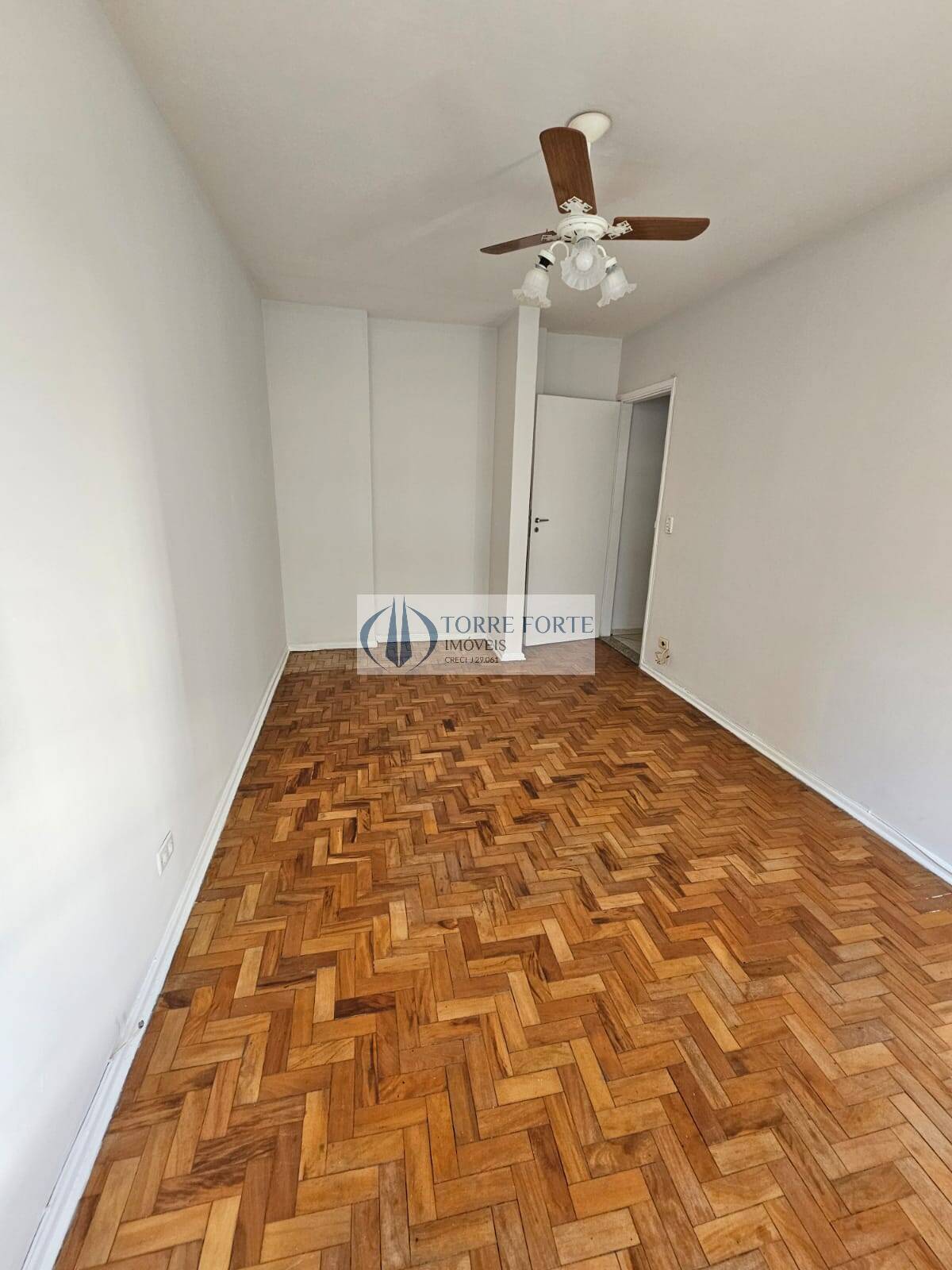 Apartamento à venda com 1 quarto, 42m² - Foto 4