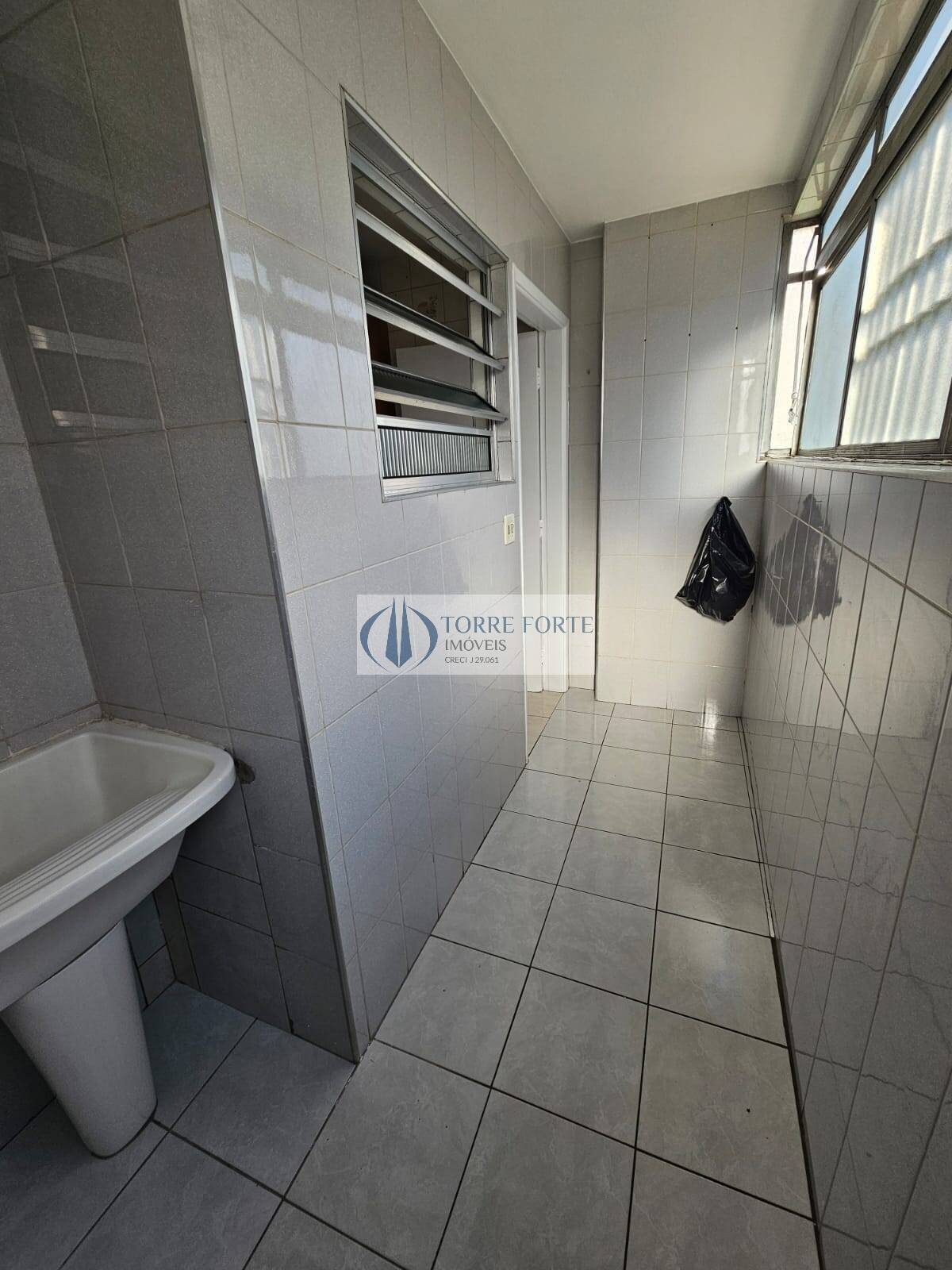 Apartamento à venda com 1 quarto, 42m² - Foto 12