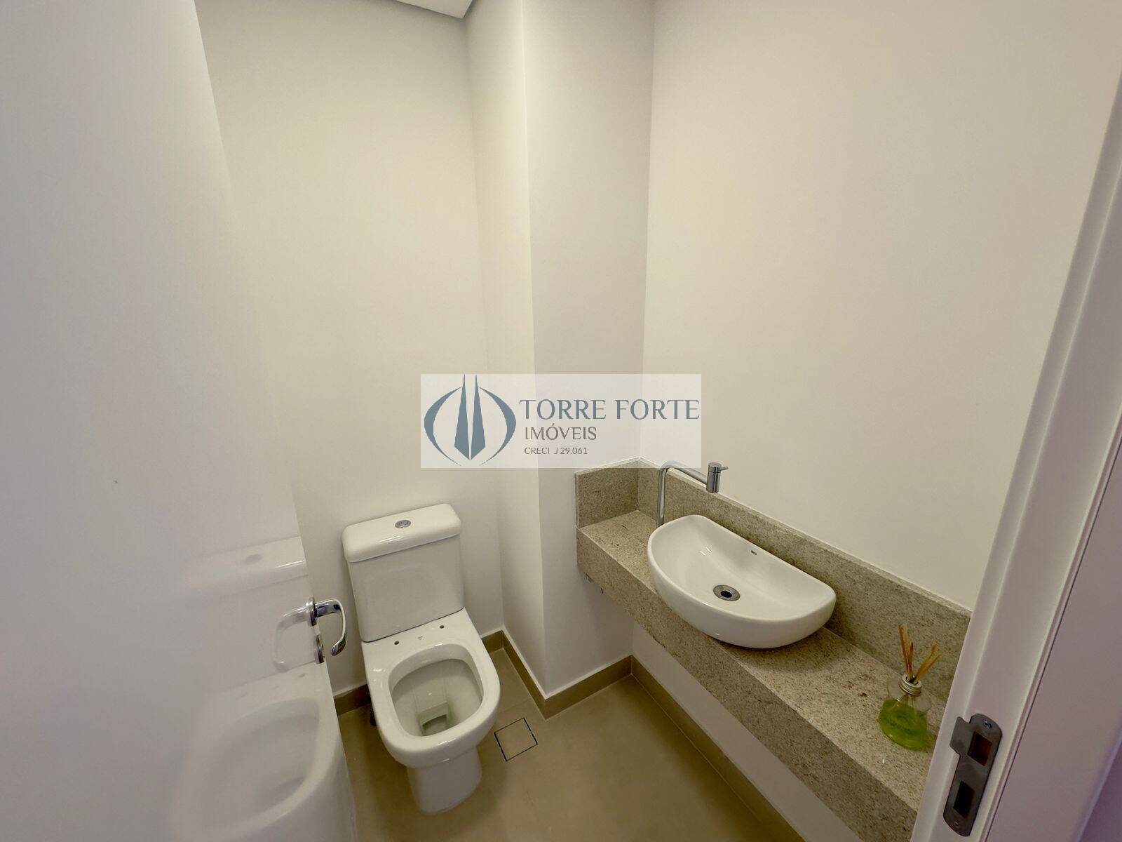 Apartamento à venda e aluguel com 2 quartos, 84m² - Foto 4