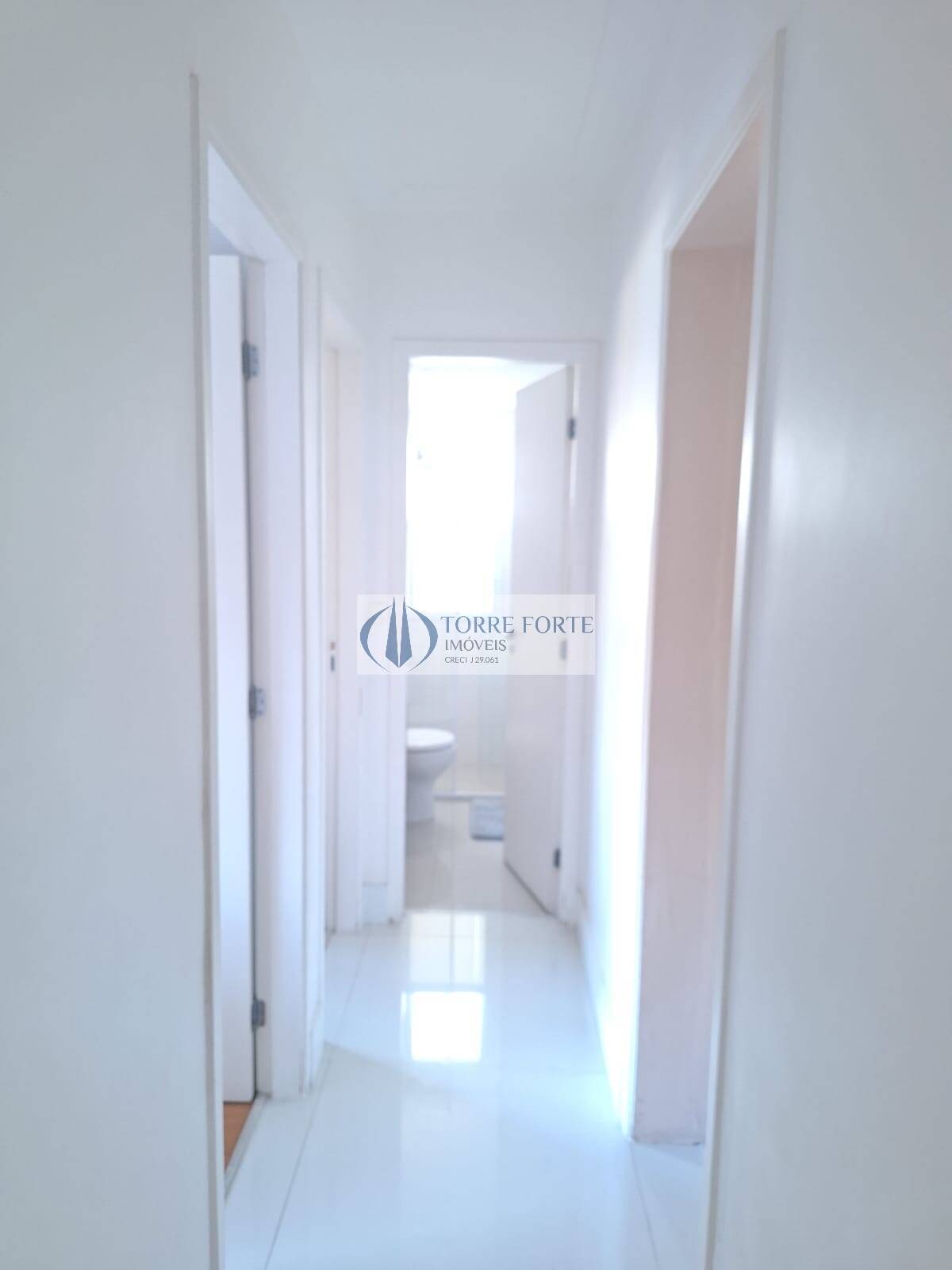 Apartamento à venda com 3 quartos, 96m² - Foto 2