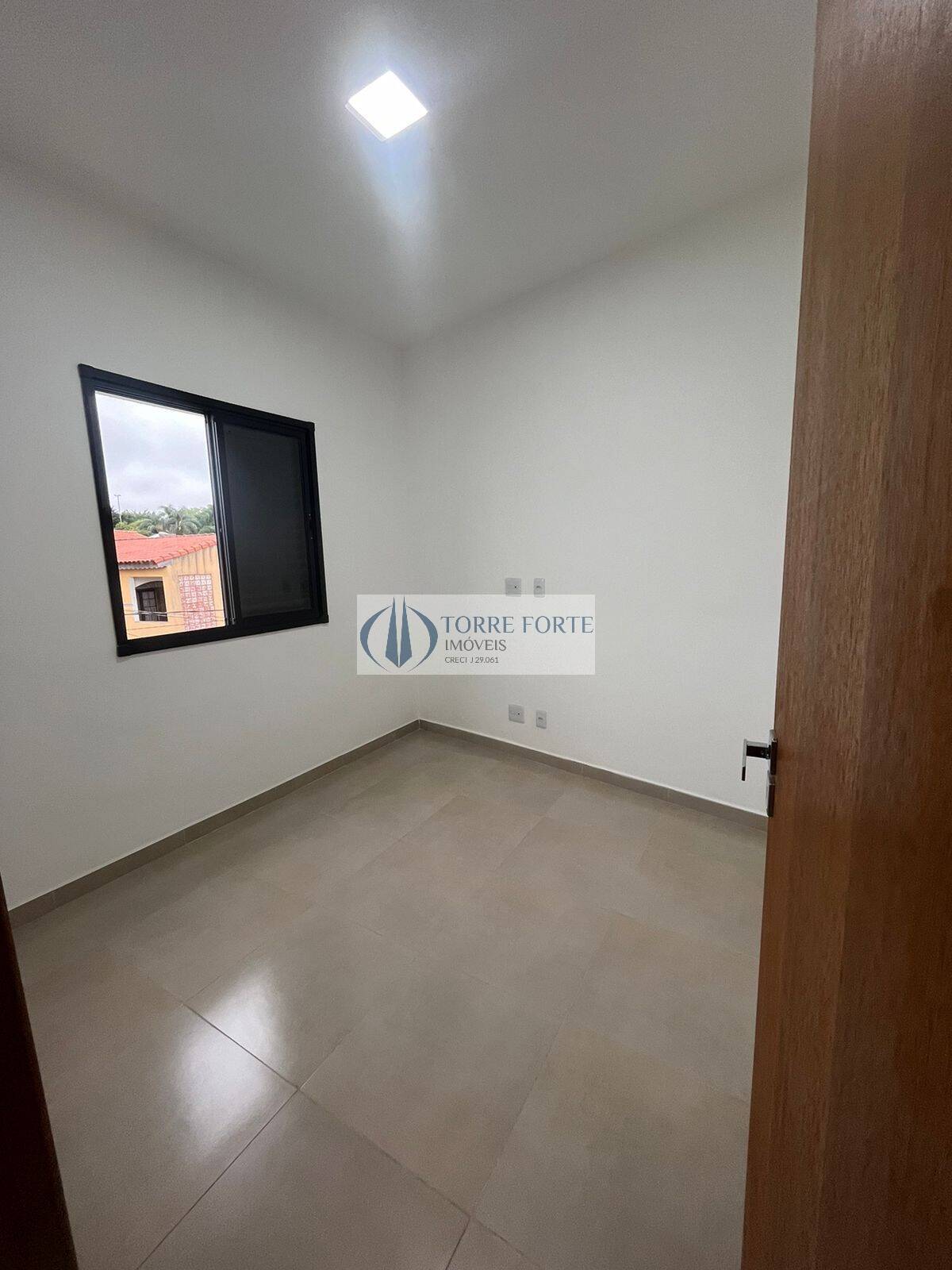 Apartamento à venda com 2 quartos, 43m² - Foto 4