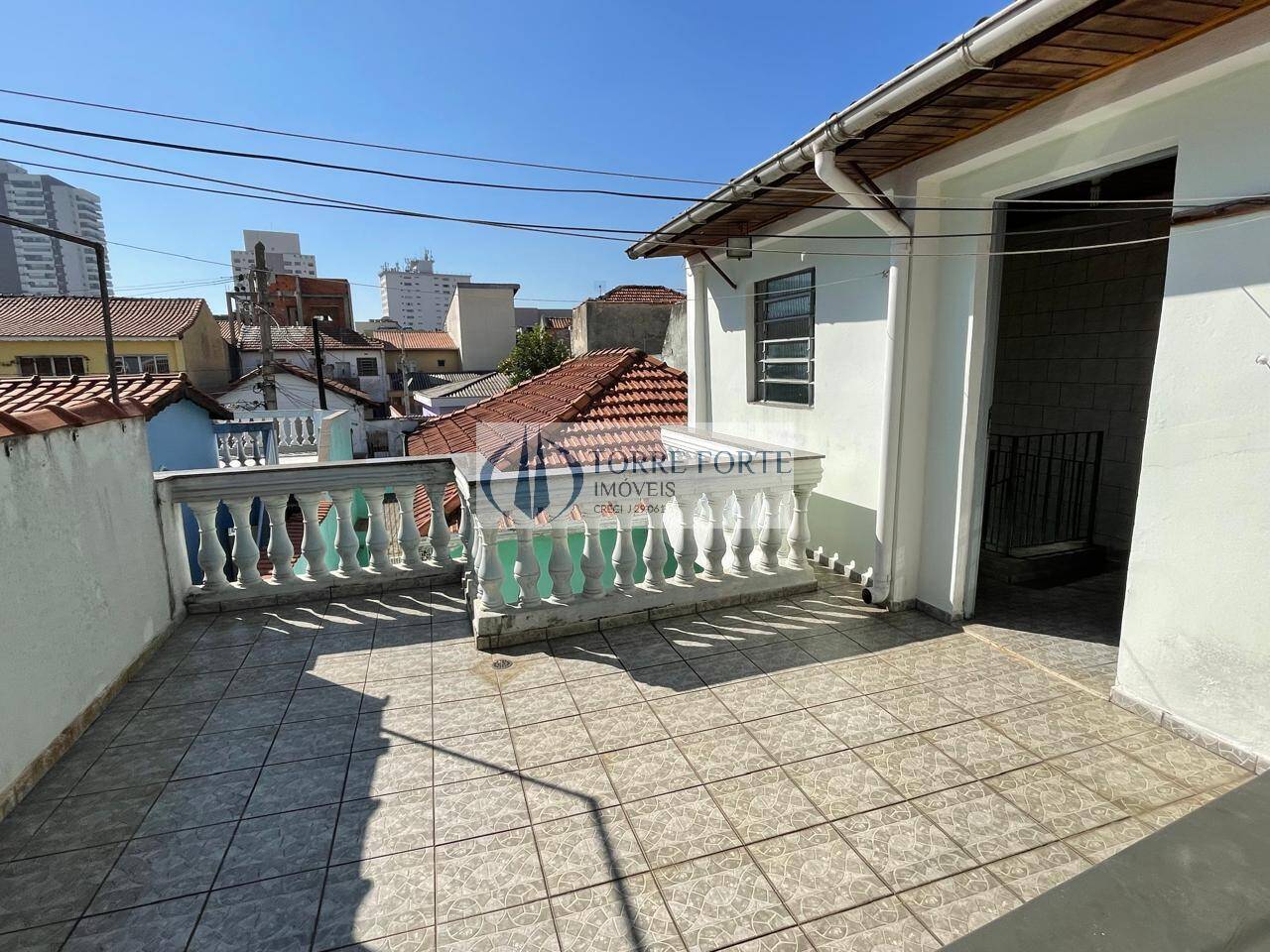 Casa à venda com 2 quartos, 120m² - Foto 2