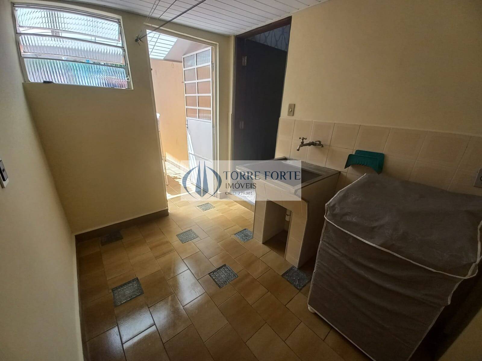 Sobrado à venda com 3 quartos, 180m² - Foto 8