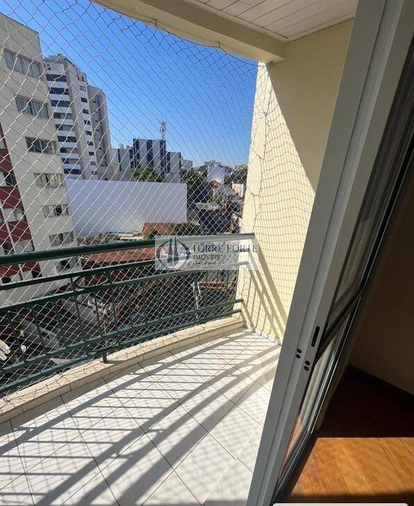 Apartamento à venda com 2 quartos, 70m² - Foto 1