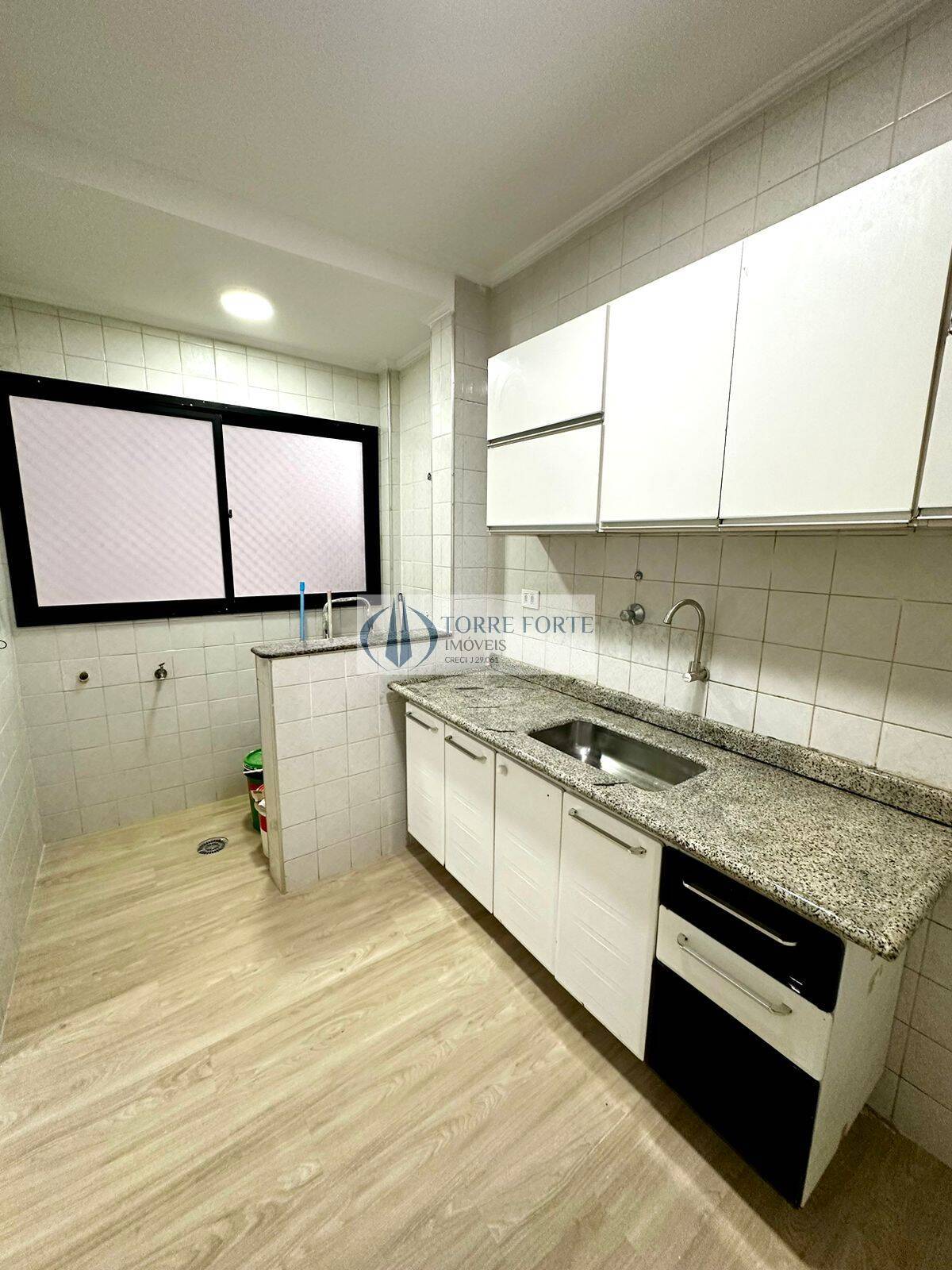 Apartamento à venda com 1 quarto, 50m² - Foto 1