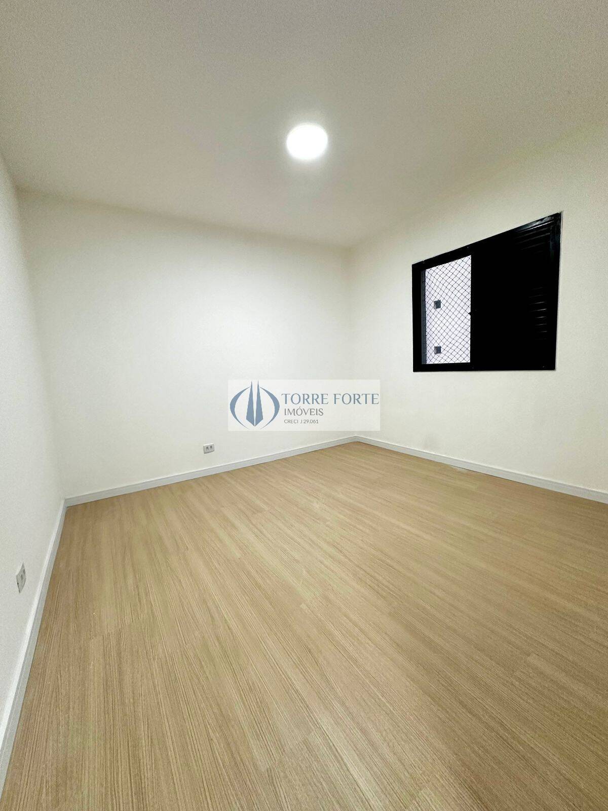 Apartamento à venda com 1 quarto, 50m² - Foto 5