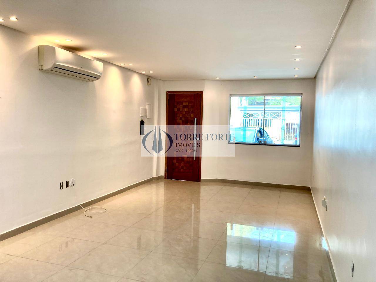 Sobrado à venda com 4 quartos, 120m² - Foto 1