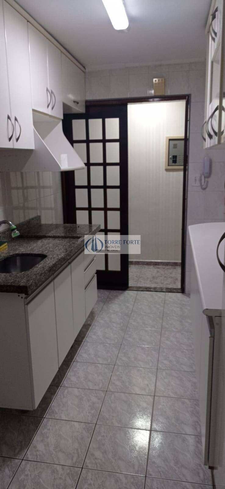 Apartamento para alugar com 2 quartos, 50m² - Foto 11