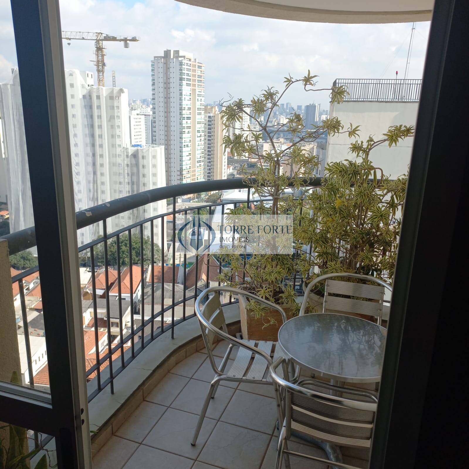 Apartamento à venda com 3 quartos, 87m² - Foto 2