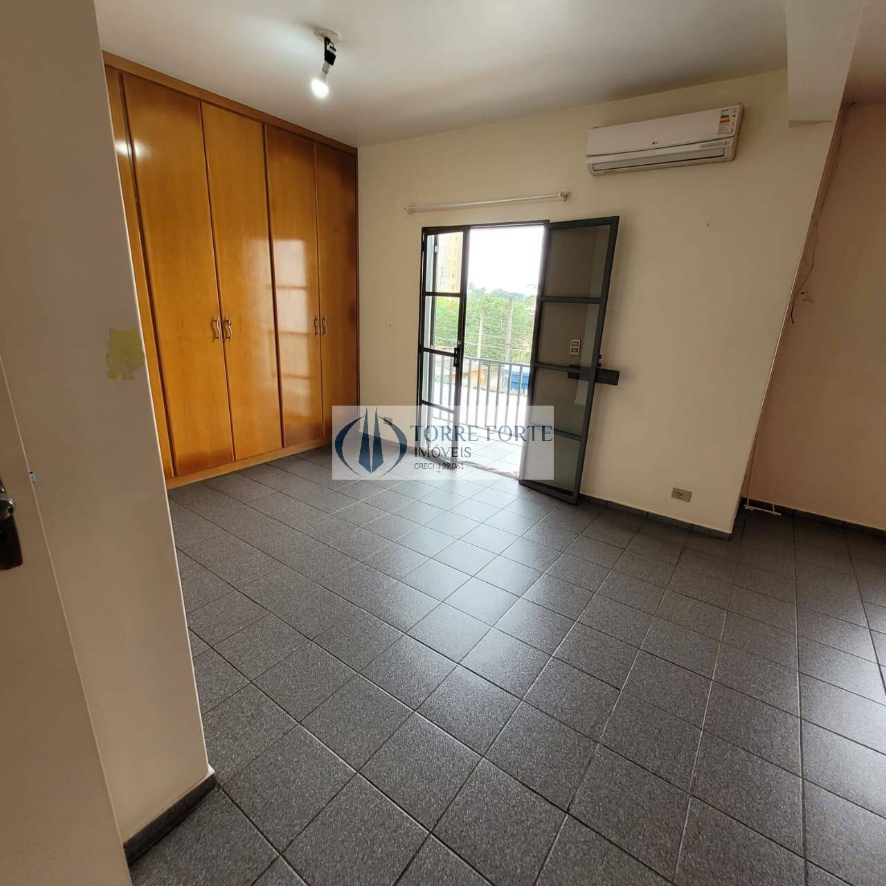 Casa à venda com 3 quartos, 195m² - Foto 7