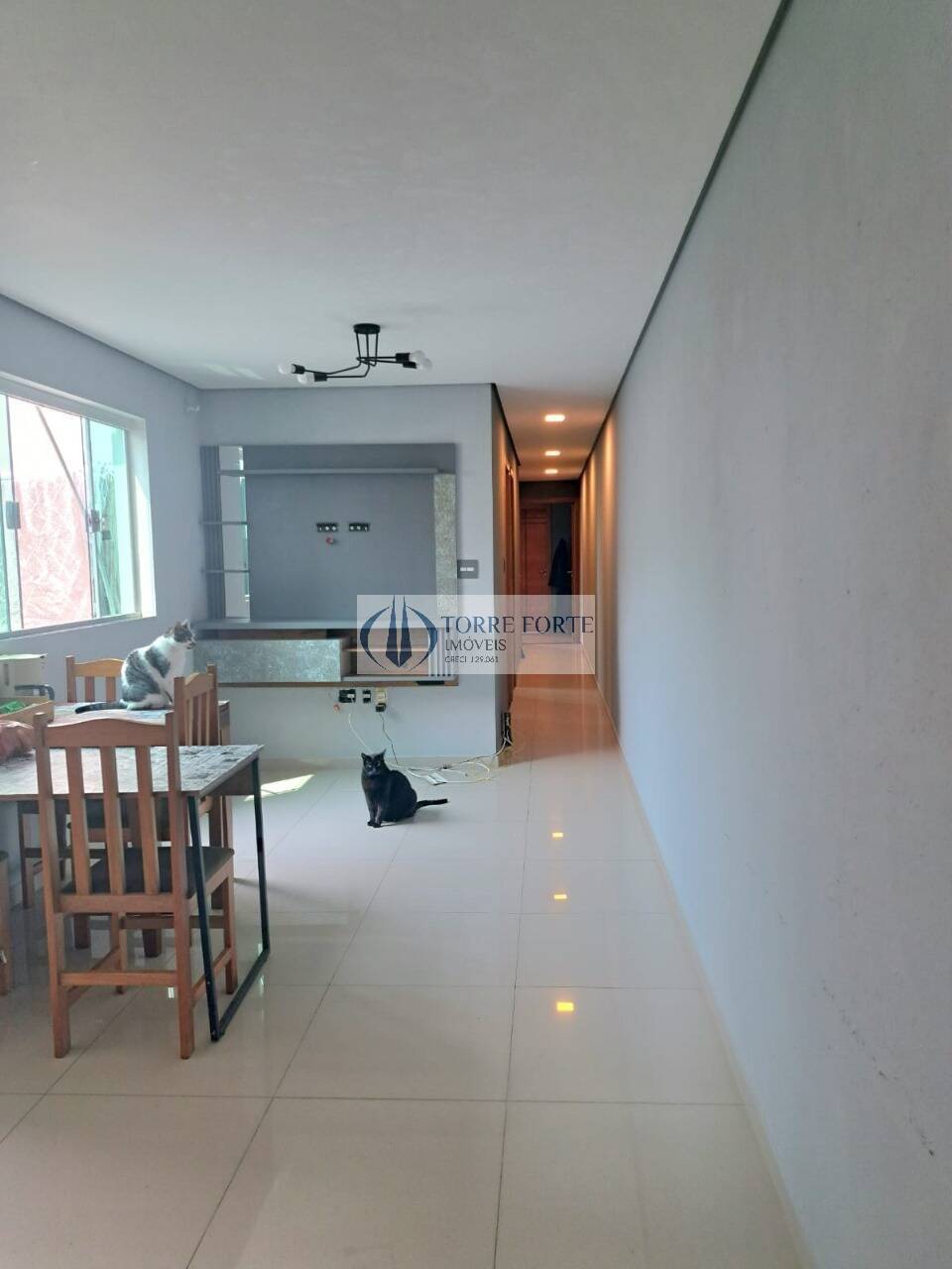 Apartamento à venda com 3 quartos, 81m² - Foto 1