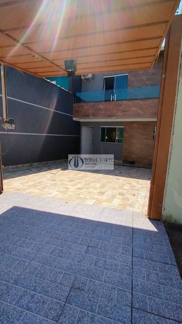 Casa à venda com 2 quartos, 80m² - Foto 2