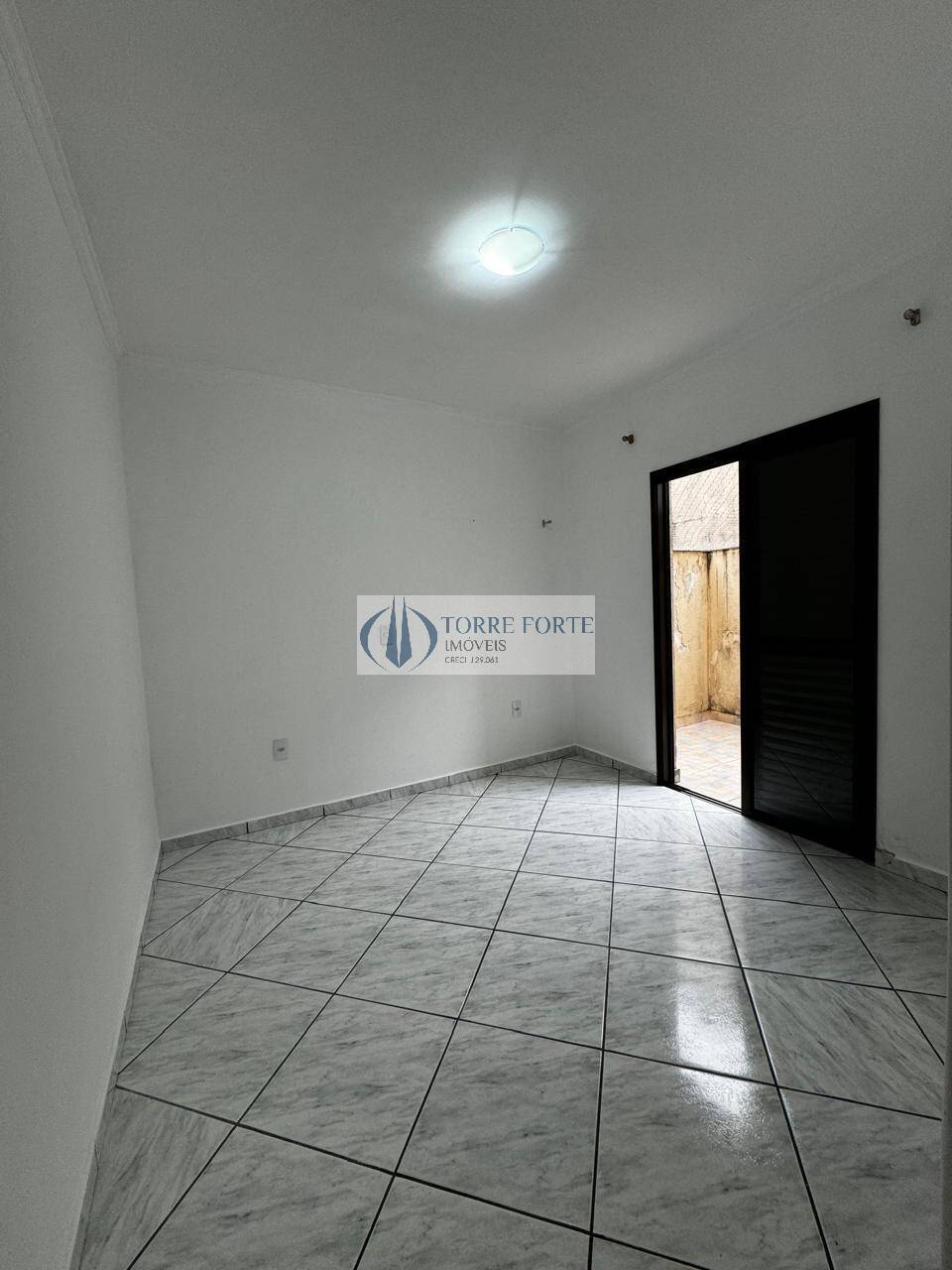 Apartamento à venda com 3 quartos, 100m² - Foto 3