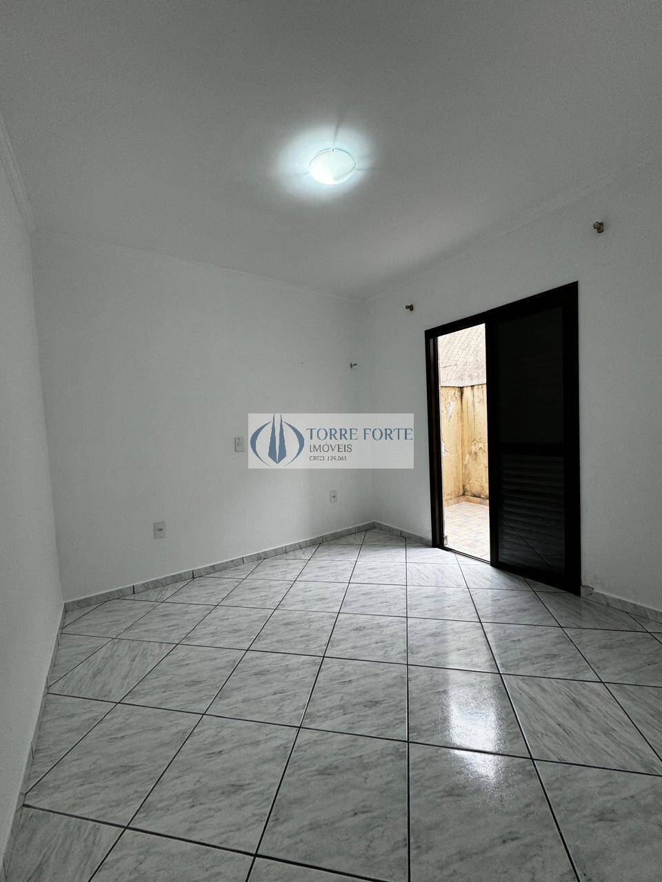 Apartamento à venda com 3 quartos, 100m² - Foto 4