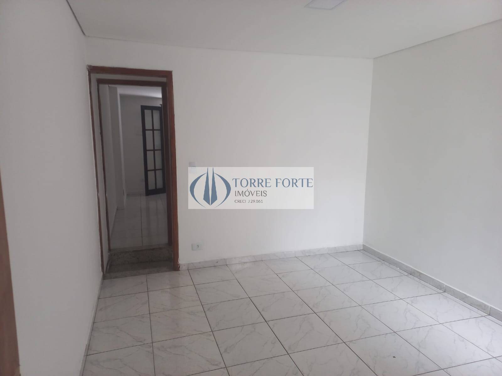 Casa à venda com 2 quartos, 80m² - Foto 2