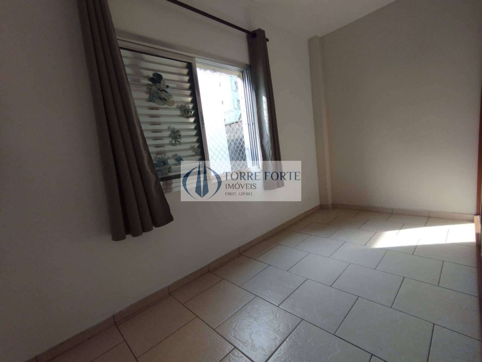 Apartamento à venda com 2 quartos, 62m² - Foto 2