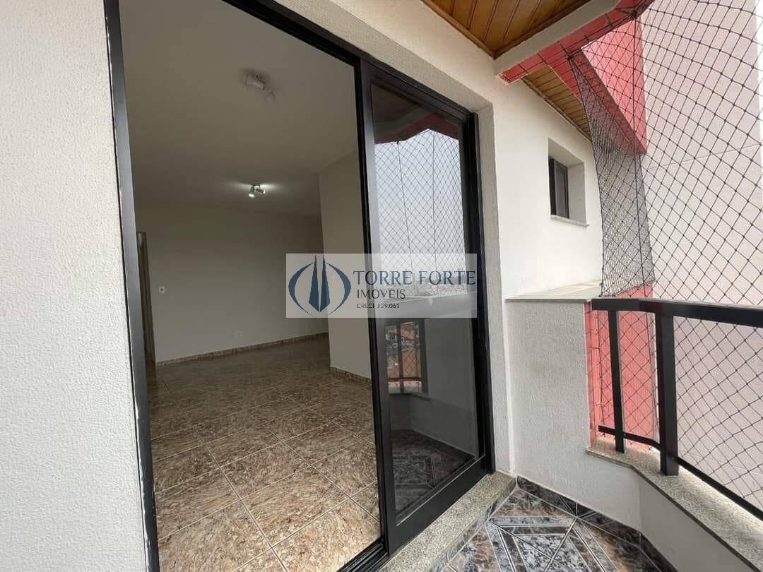 Apartamento à venda com 2 quartos, 64m² - Foto 2