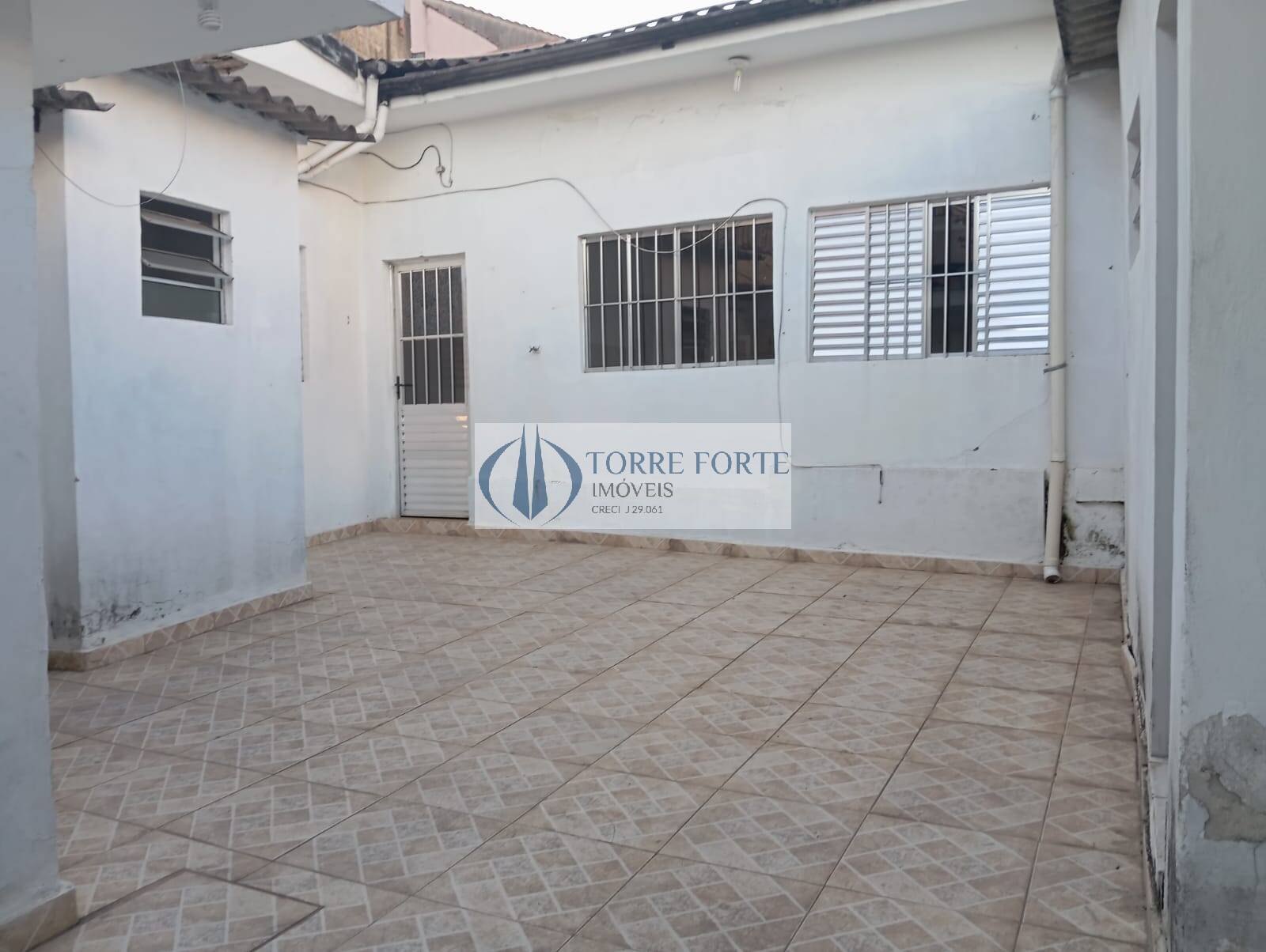 Casa à venda com 5 quartos, 177m² - Foto 1