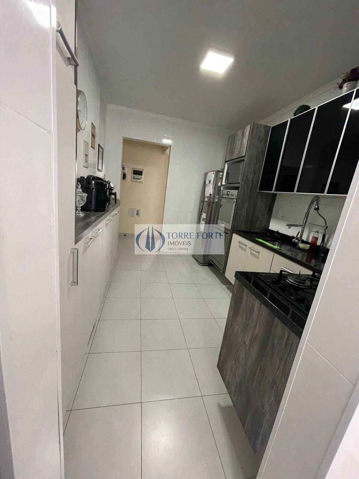 Apartamento à venda com 3 quartos, 125m² - Foto 19