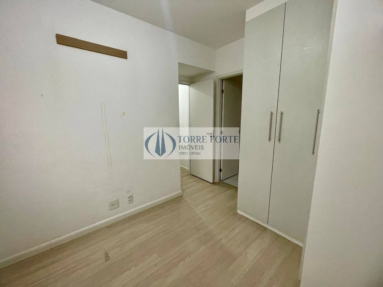 Apartamento à venda com 2 quartos, 64m² - Foto 21