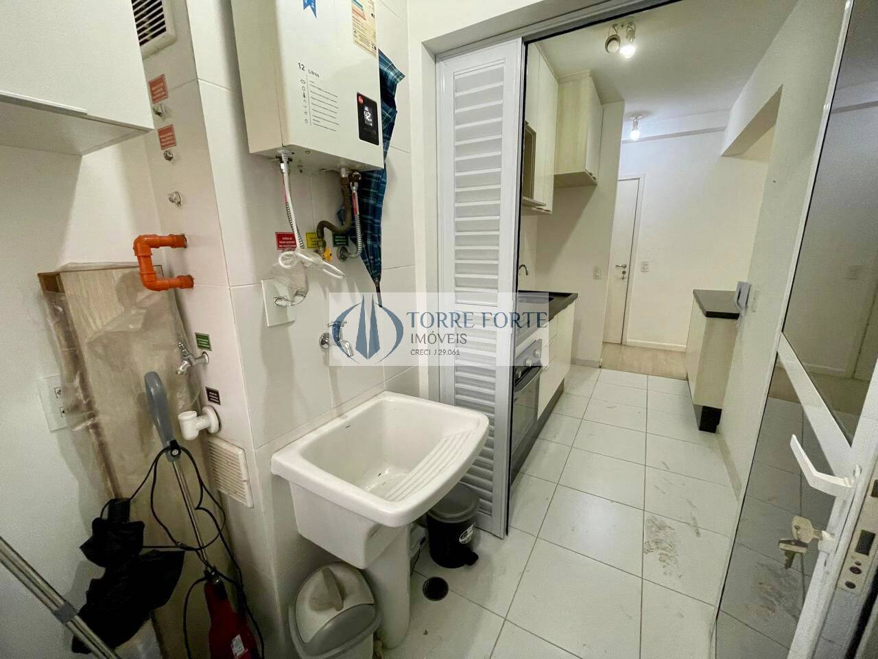 Apartamento à venda com 2 quartos, 64m² - Foto 11