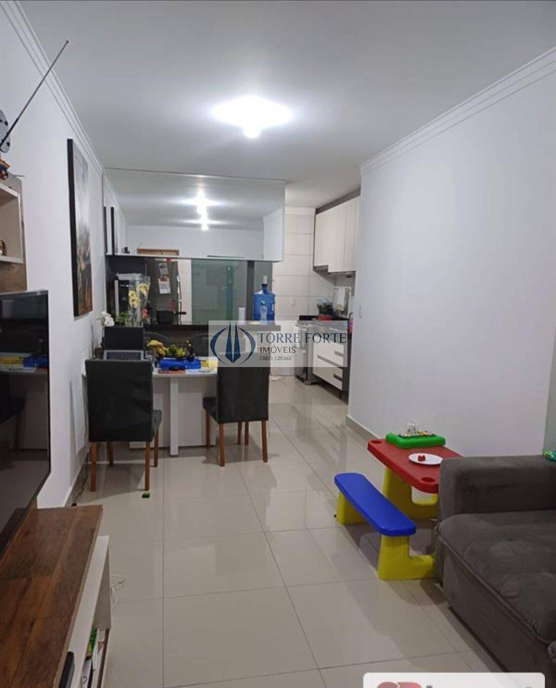 Apartamento à venda com 3 quartos, 100m² - Foto 2