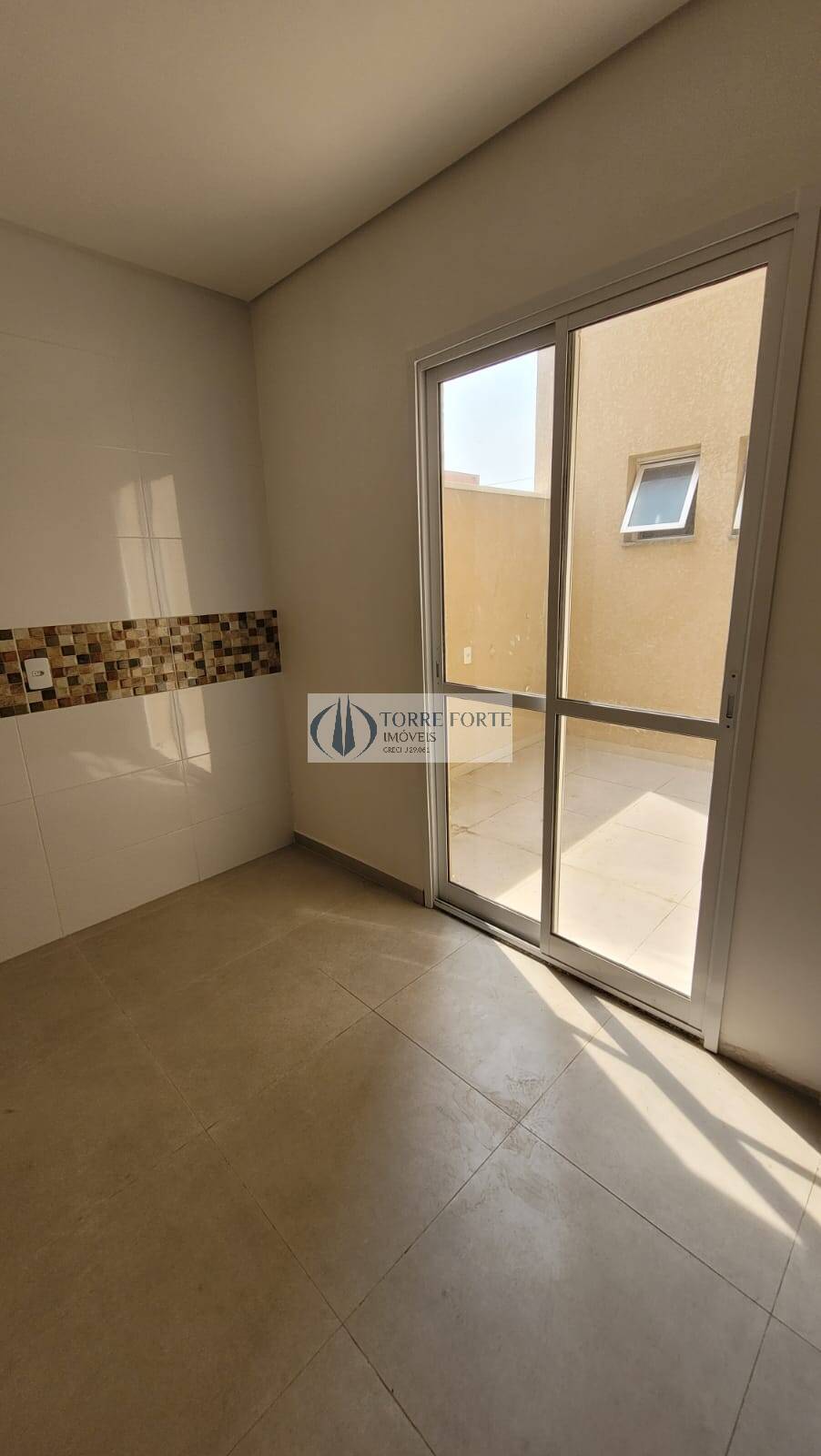 Apartamento à venda com 2 quartos, 62m² - Foto 2