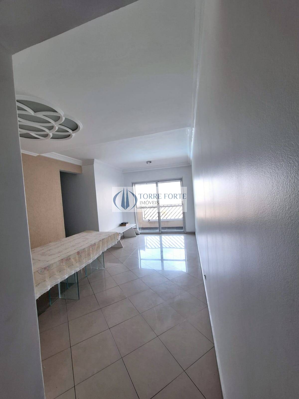 Apartamento à venda com 3 quartos, 75m² - Foto 4