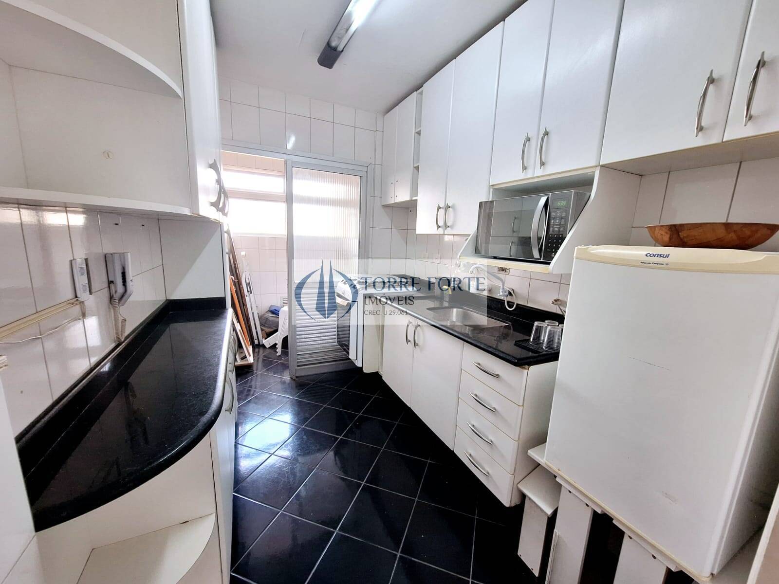 Apartamento à venda com 3 quartos, 75m² - Foto 1