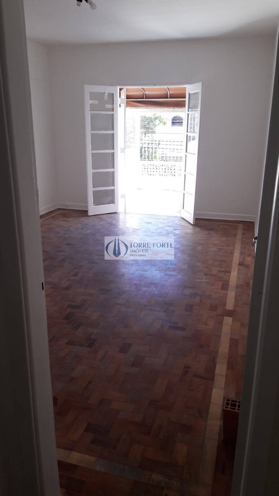 Casa à venda com 2 quartos, 100m² - Foto 8