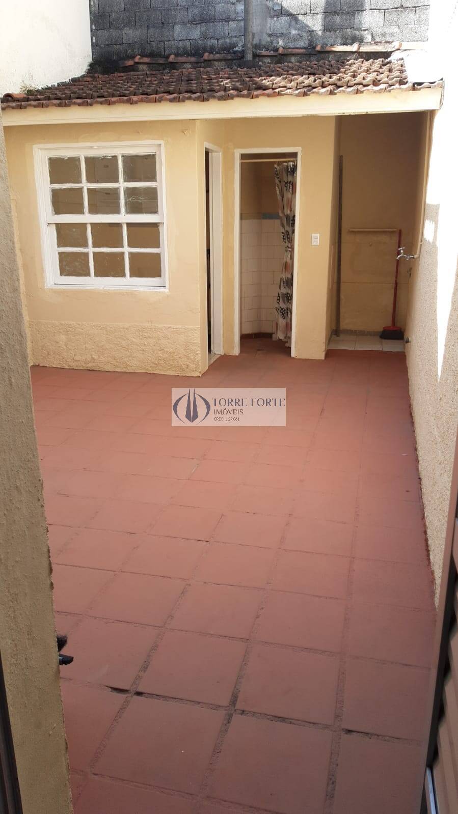 Casa à venda com 2 quartos, 100m² - Foto 4