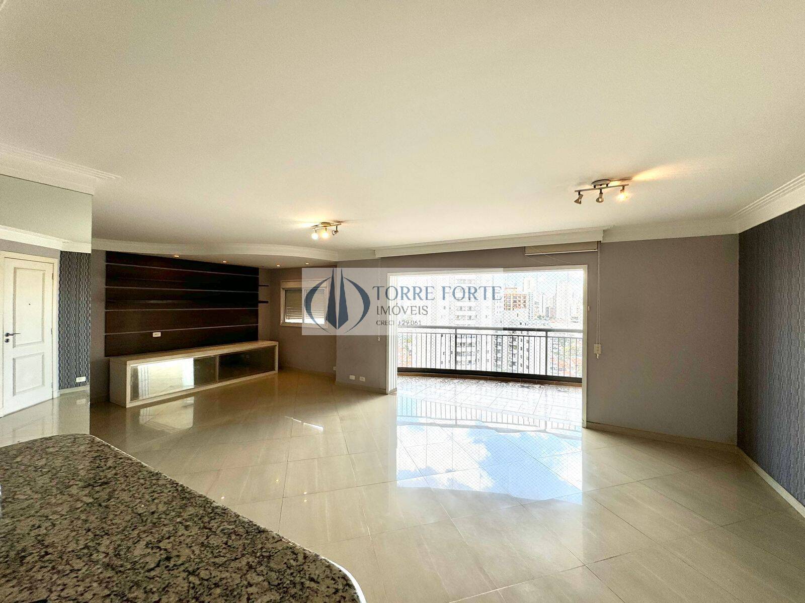 Apartamento à venda e aluguel com 3 quartos, 121m² - Foto 1