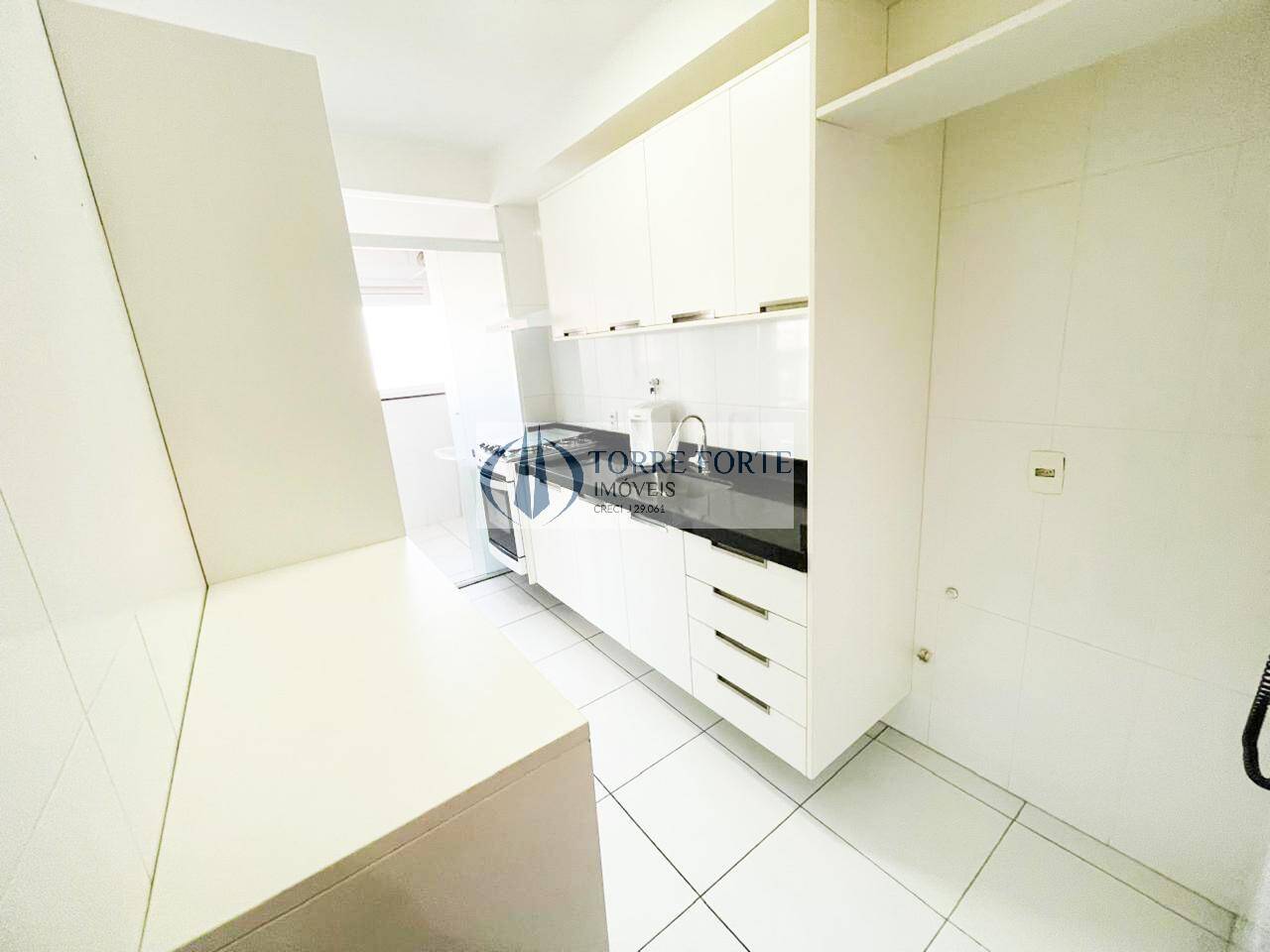 Apartamento à venda com 2 quartos, 96m² - Foto 3