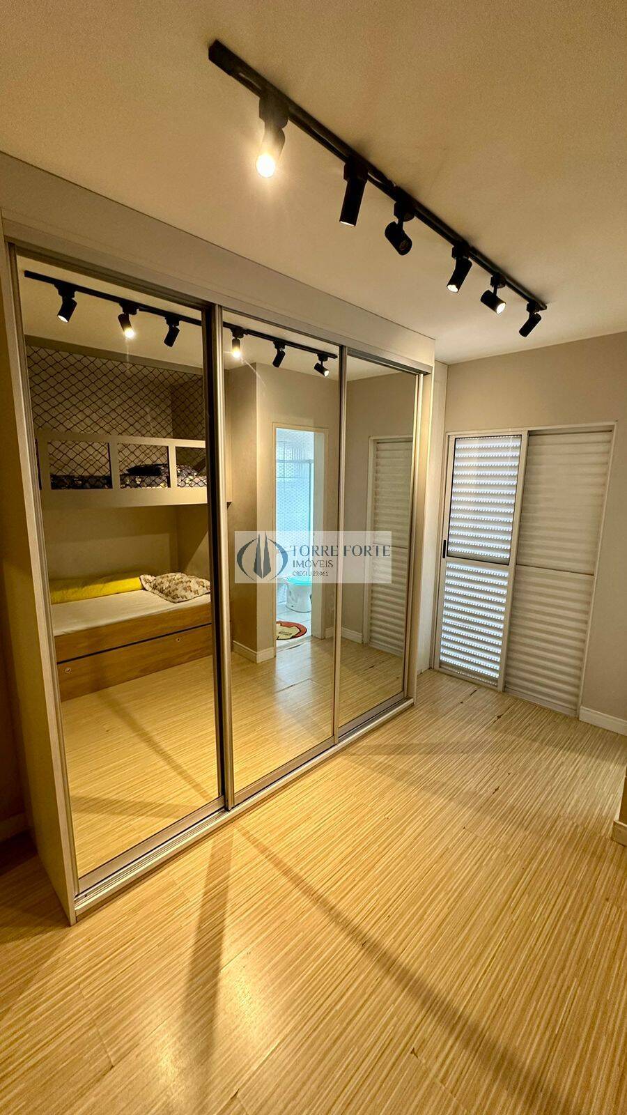 Casa à venda com 2 quartos, 150m² - Foto 16