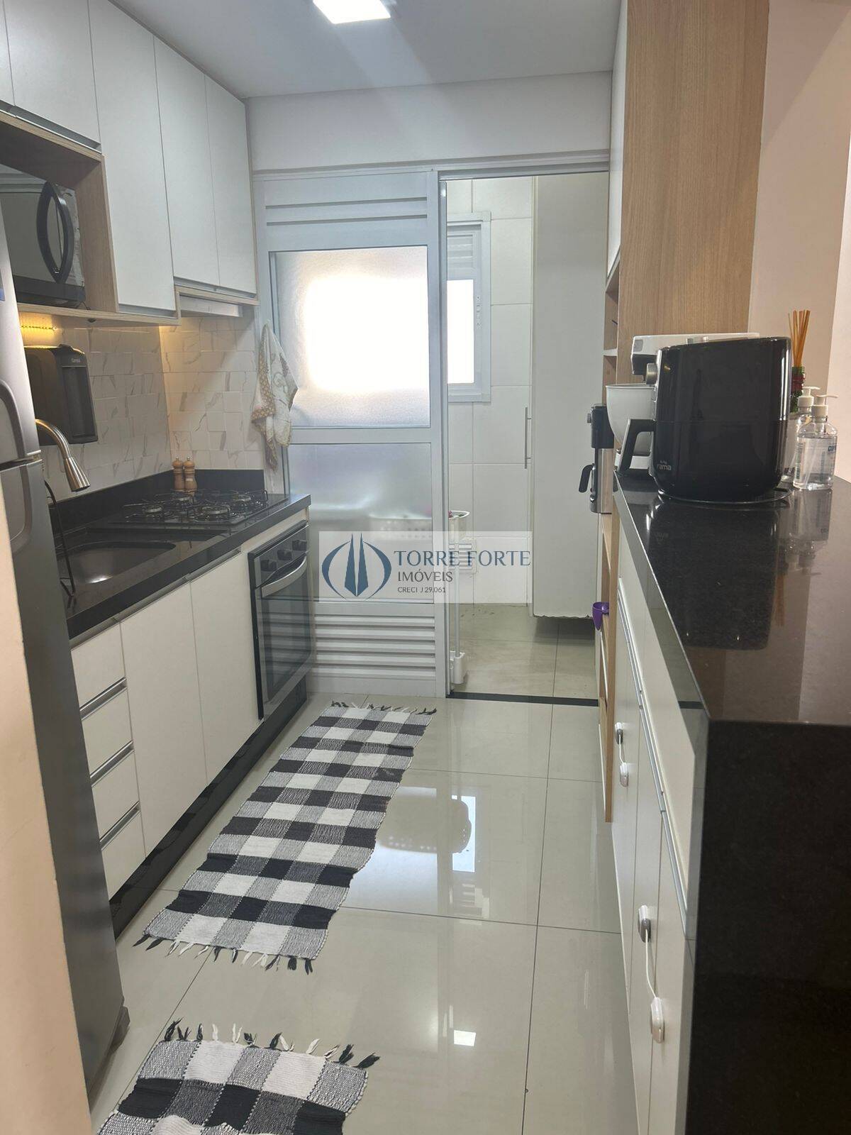 Apartamento à venda com 2 quartos, 79m² - Foto 3