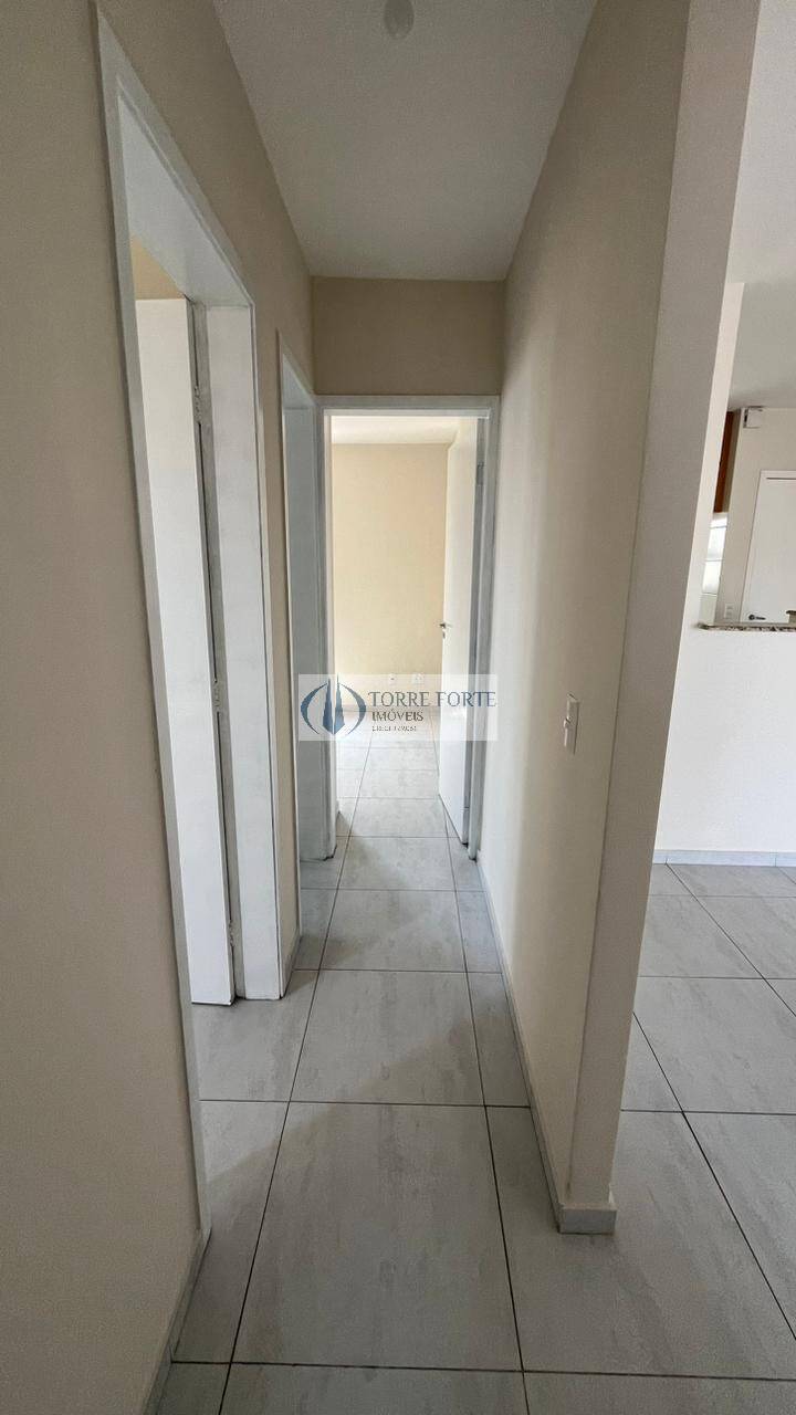 Apartamento à venda com 3 quartos, 60m² - Foto 2