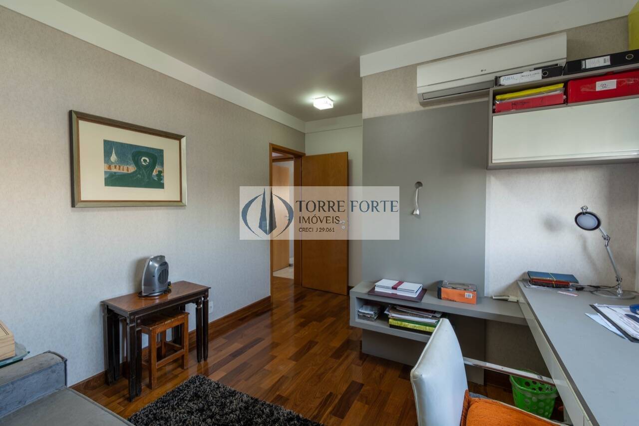 Apartamento à venda com 3 quartos, 200m² - Foto 33