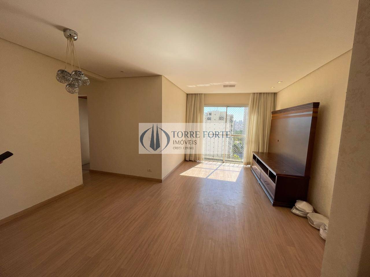 Apartamento à venda com 3 quartos, 70m² - Foto 2