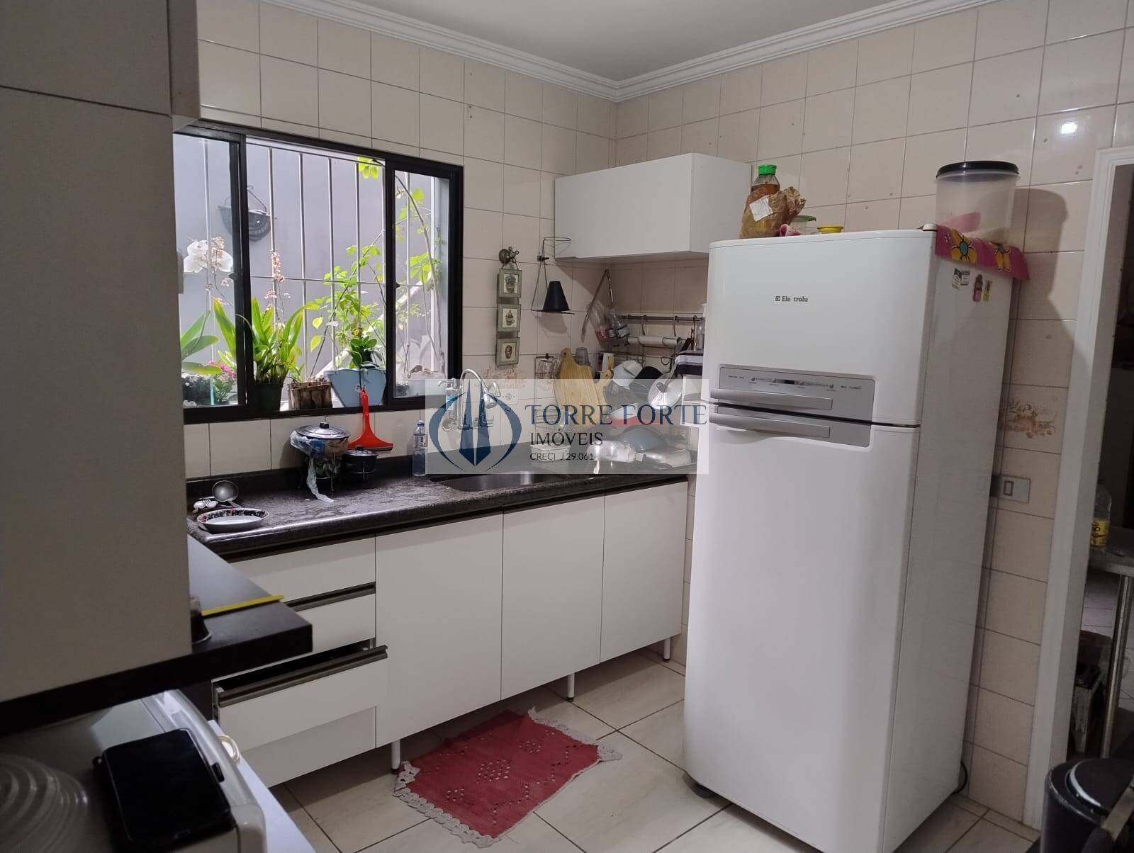 Casa à venda com 3 quartos, 85m² - Foto 1