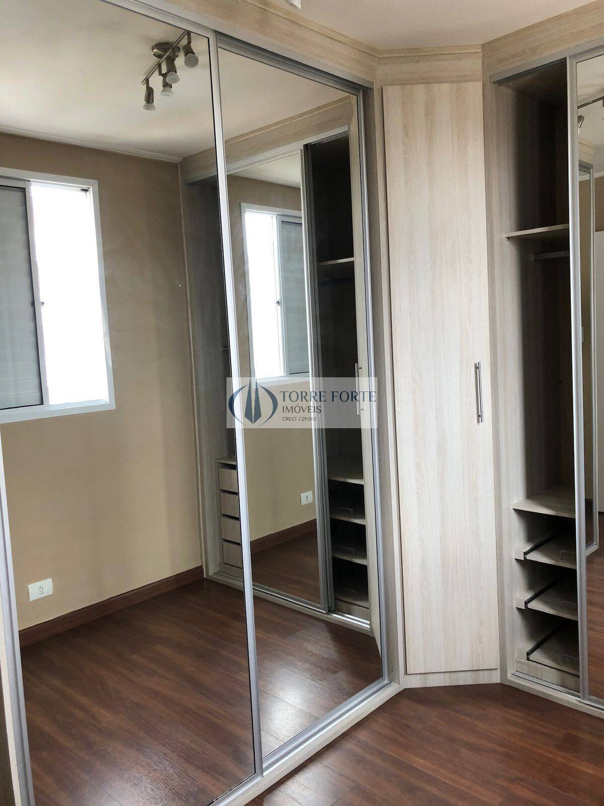 Apartamento à venda com 2 quartos, 61m² - Foto 6