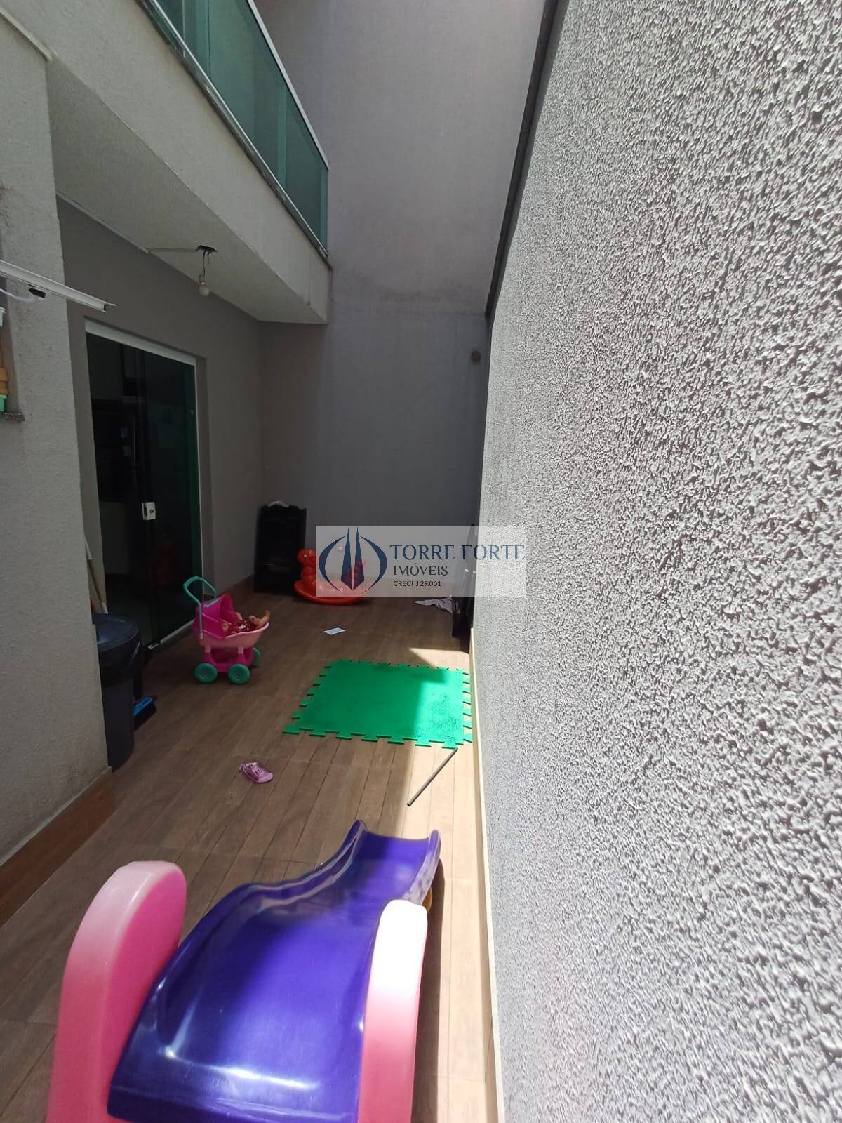 Apartamento à venda com 3 quartos, 100m² - Foto 1