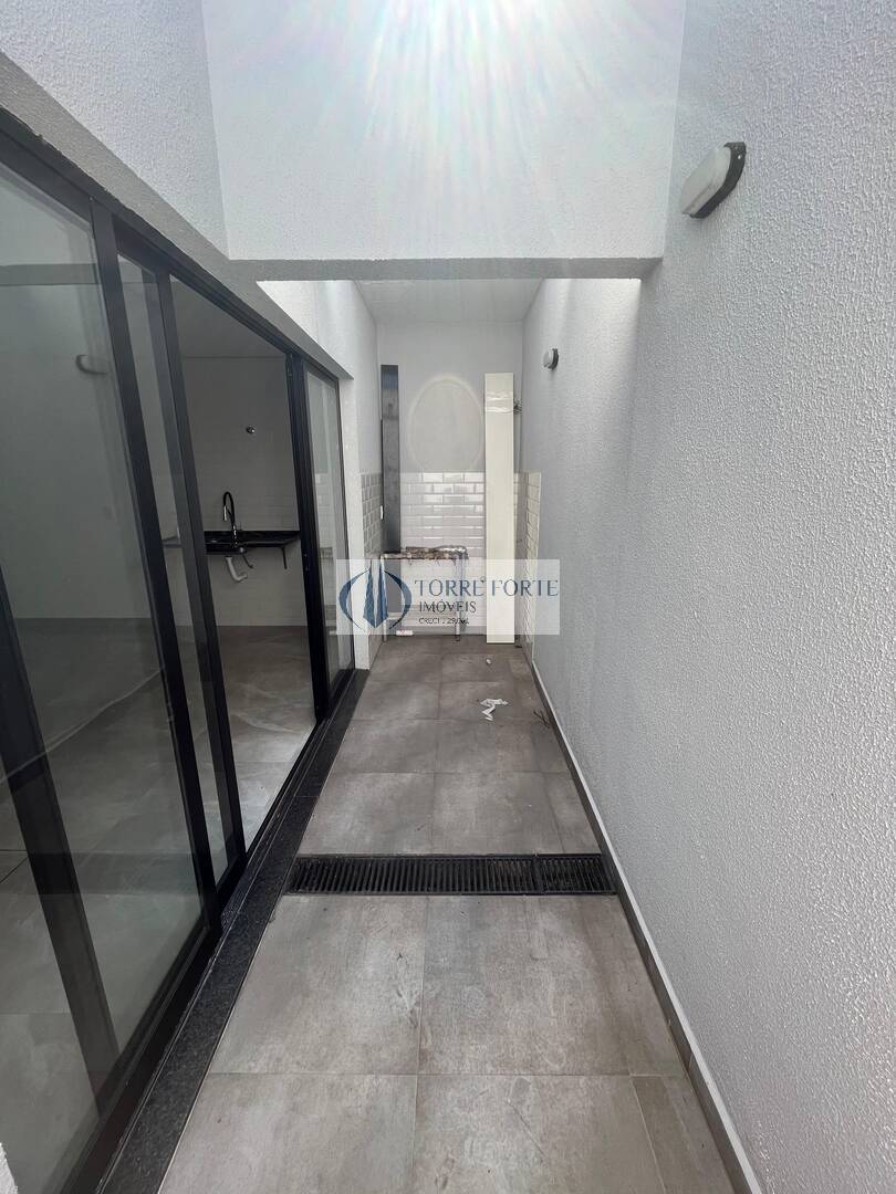 Casa à venda com 3 quartos, 110m² - Foto 14