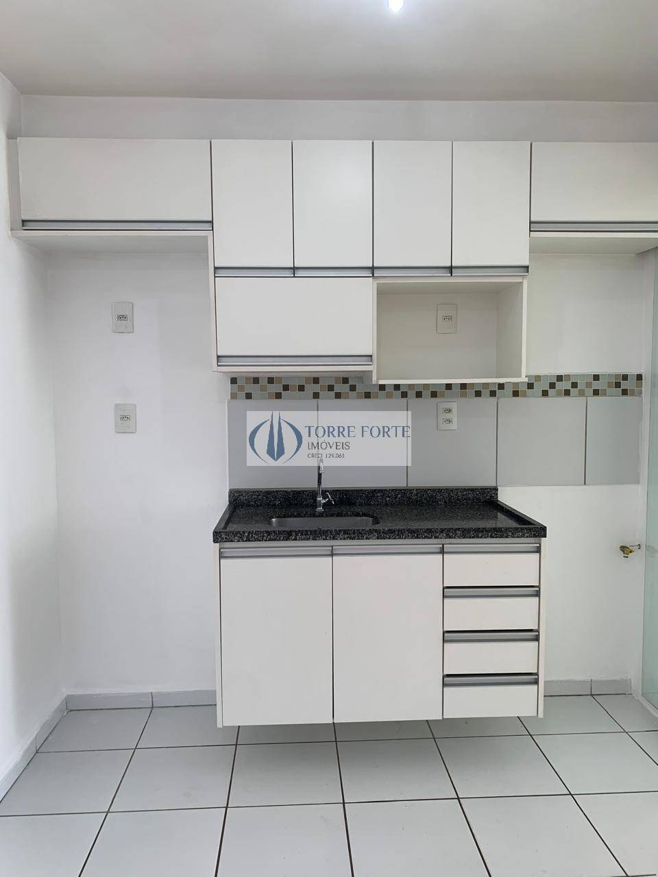 Apartamento à venda com 2 quartos, 60m² - Foto 2