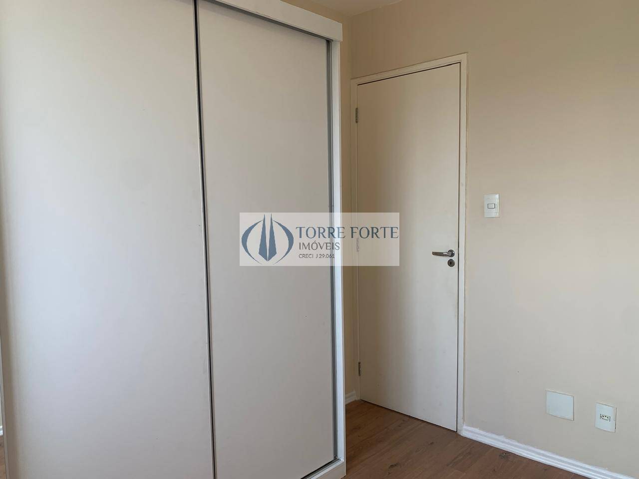 Apartamento à venda com 2 quartos, 60m² - Foto 18