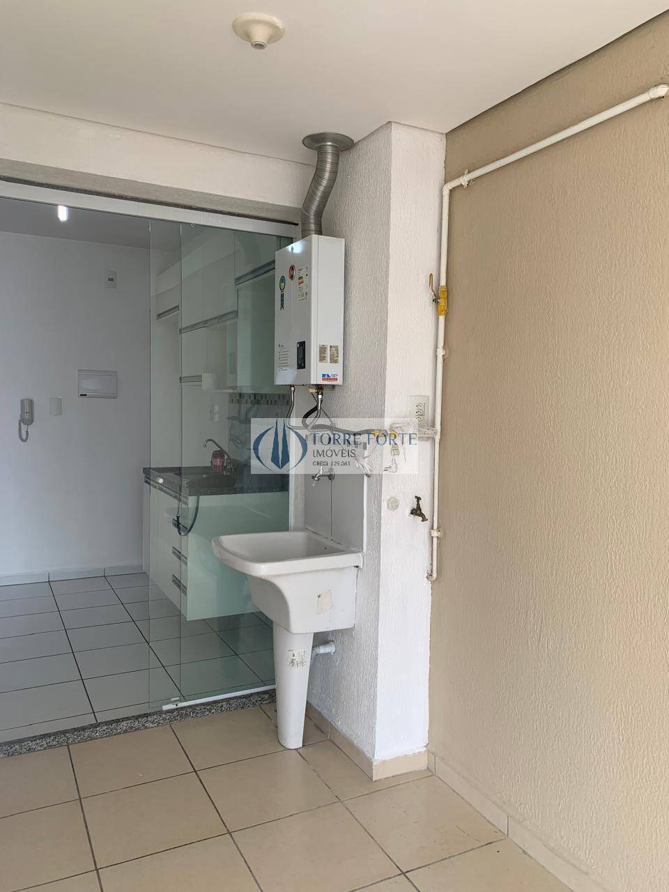 Apartamento à venda com 2 quartos, 60m² - Foto 4