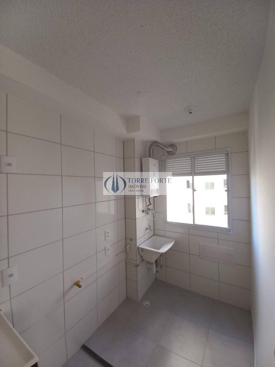 Apartamento à venda com 2 quartos, 41m² - Foto 3