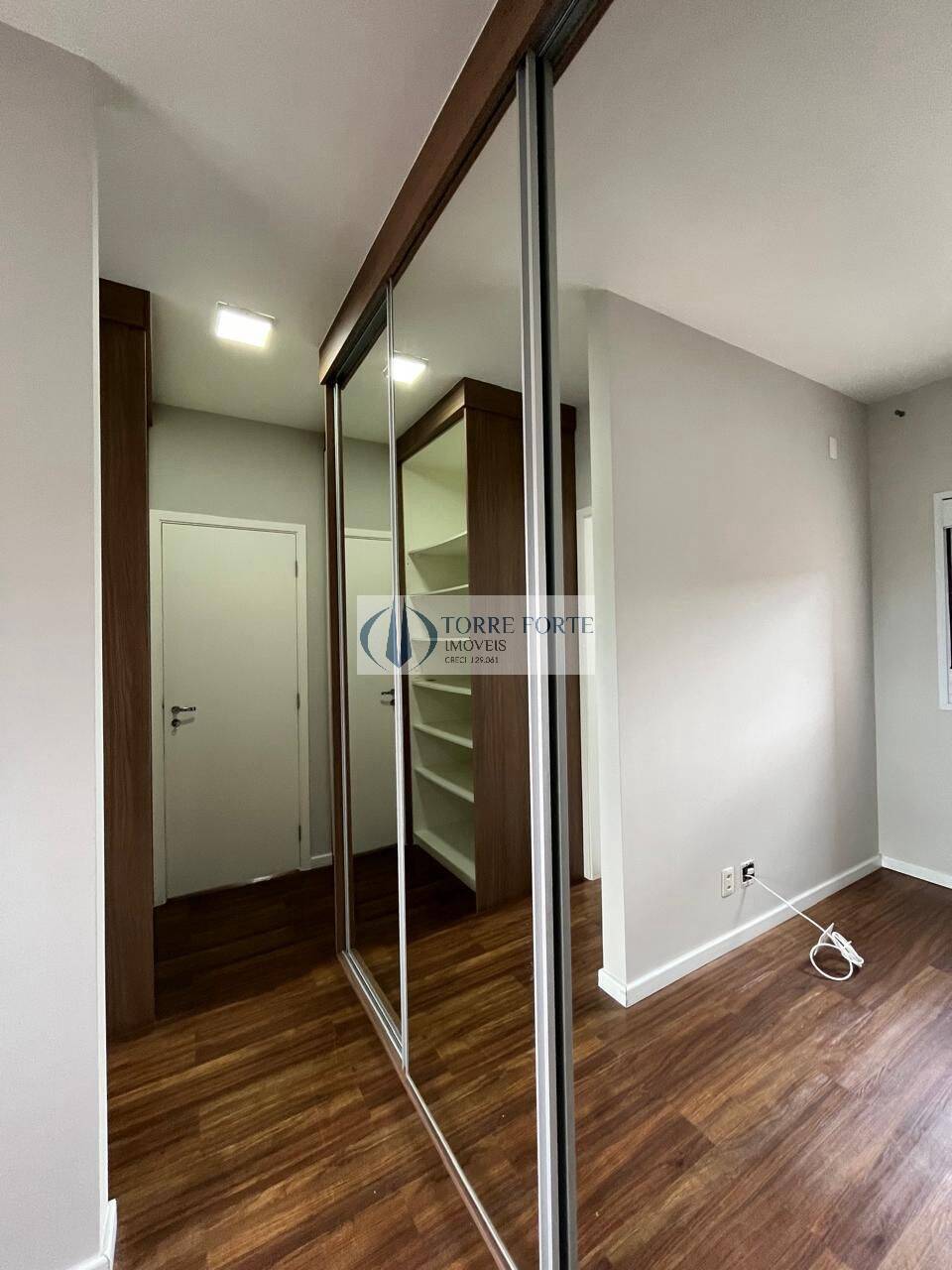 Apartamento à venda com 2 quartos, 77m² - Foto 10