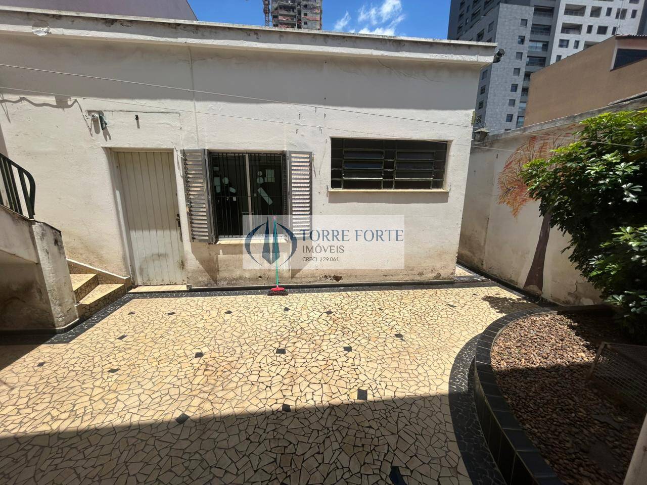 Casa para alugar com 3 quartos, 240m² - Foto 6